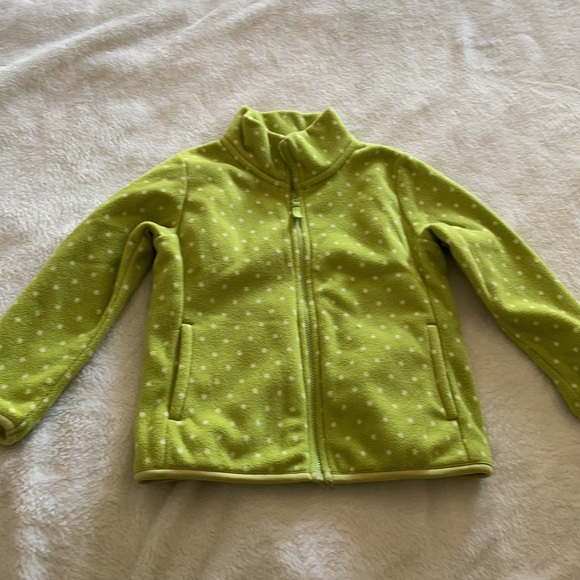 2 Girls size 3/4 Uniqlo low zip up & hello kitty vest - Picture 6 of 8